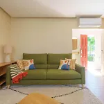 Tatil Evi Bacelos Pink House - Riverfront With Jacuzzi