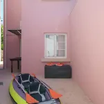 Bacelos Pink House - Riverfront With Jacuzzi Tatil Evi