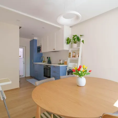 Bacelos Pink House - Riverfront With Jacuzzi Holiday home Soure