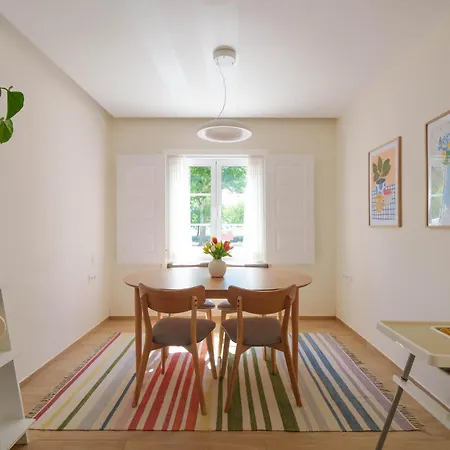 Bacelos Pink House - Riverfront With Jacuzzi *