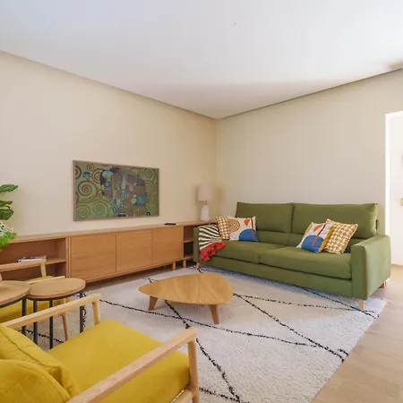 Bacelos Pink House - Riverfront With Jacuzzi *