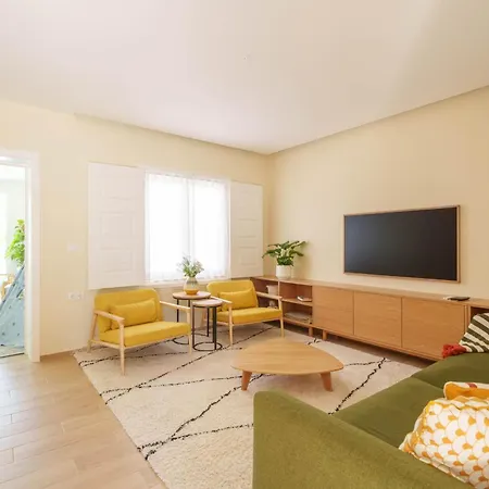 Bacelos Pink House - Riverfront With Jacuzzi Soure