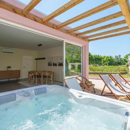 Bacelos Pink House - Riverfront With Jacuzzi Σπίτι διακοπών Soure