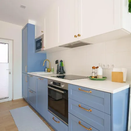 Bacelos Pink House - Riverfront With Jacuzzi