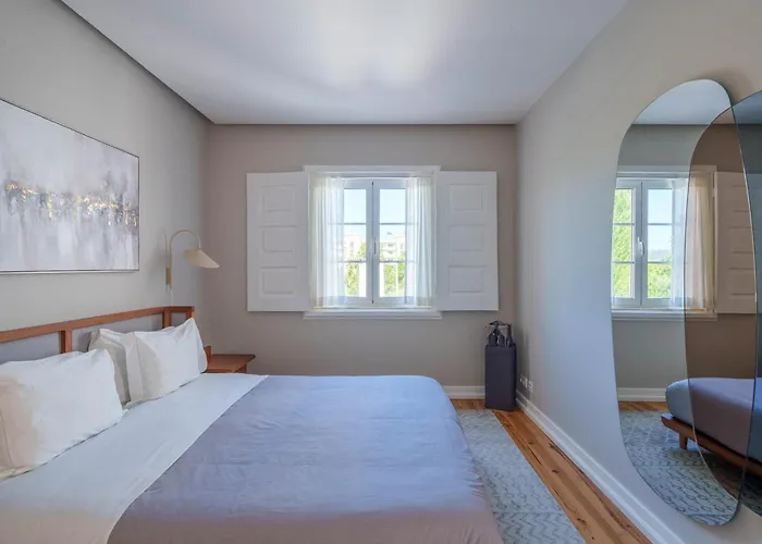 Holiday home Bacelos Pink House - Riverfront With Jacuzzi Soure