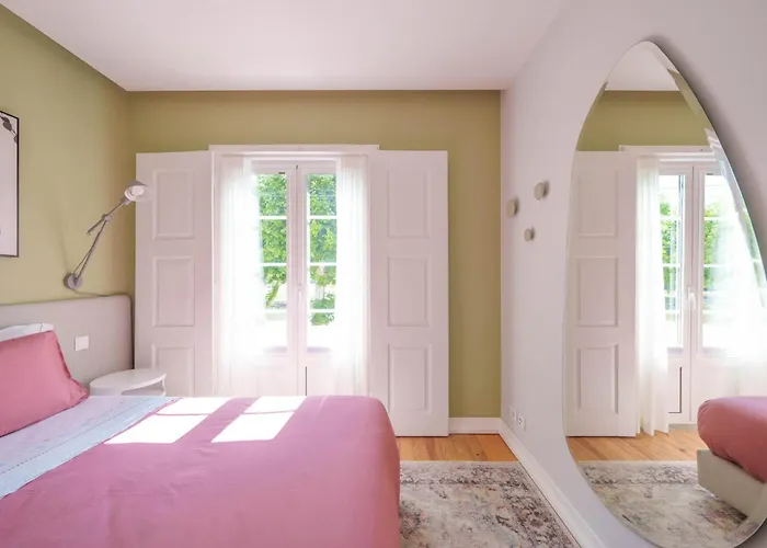 Holiday home Bacelos Pink House - Riverfront With Jacuzzi *