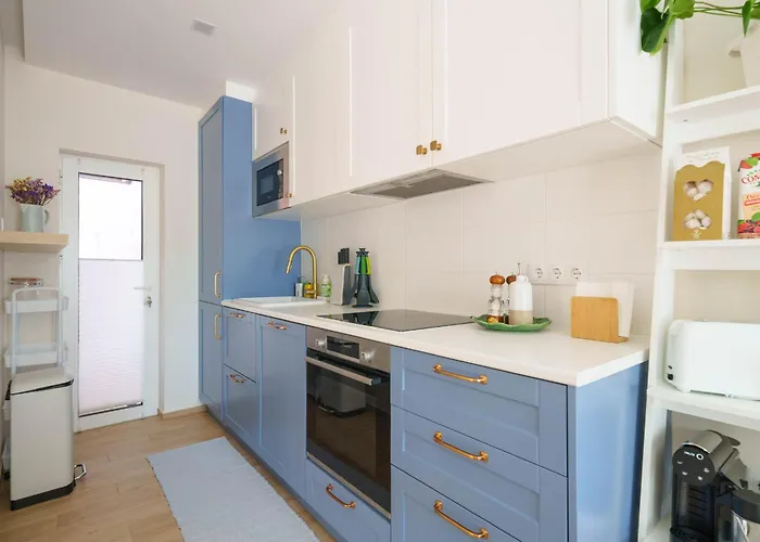 Bacelos Pink House - Riverfront With Jacuzzi